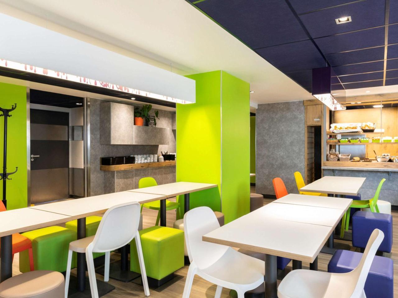 Ibis Budget Paris Ouest Hotel 2*